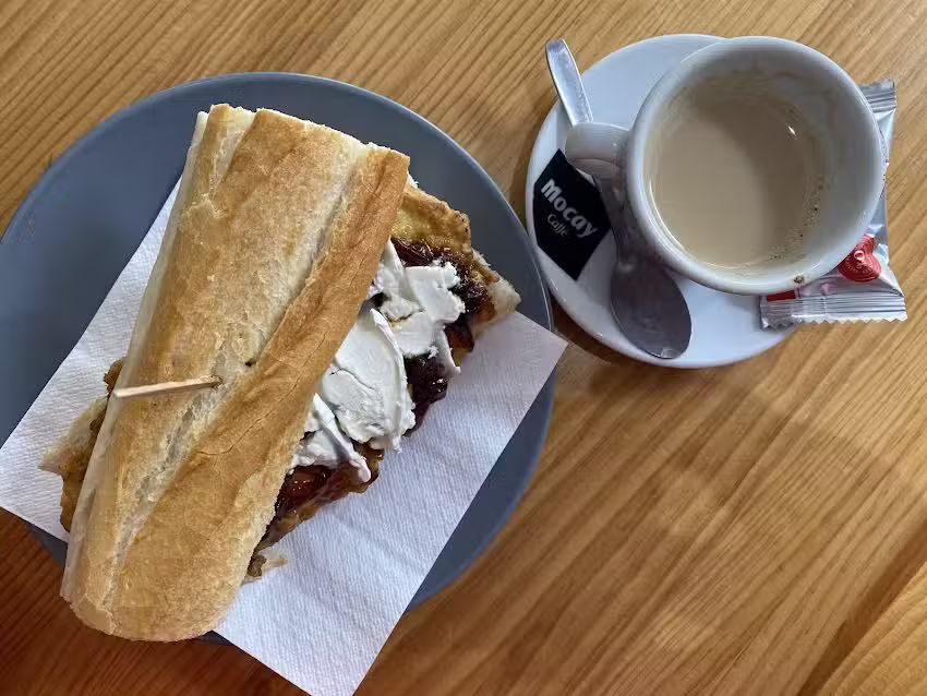 Caf&eacute; Bar Valent&iacute;n