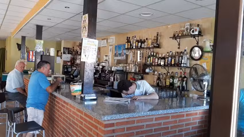 Caf&eacute; &ndash; Bar Villarroa&ntilde;e