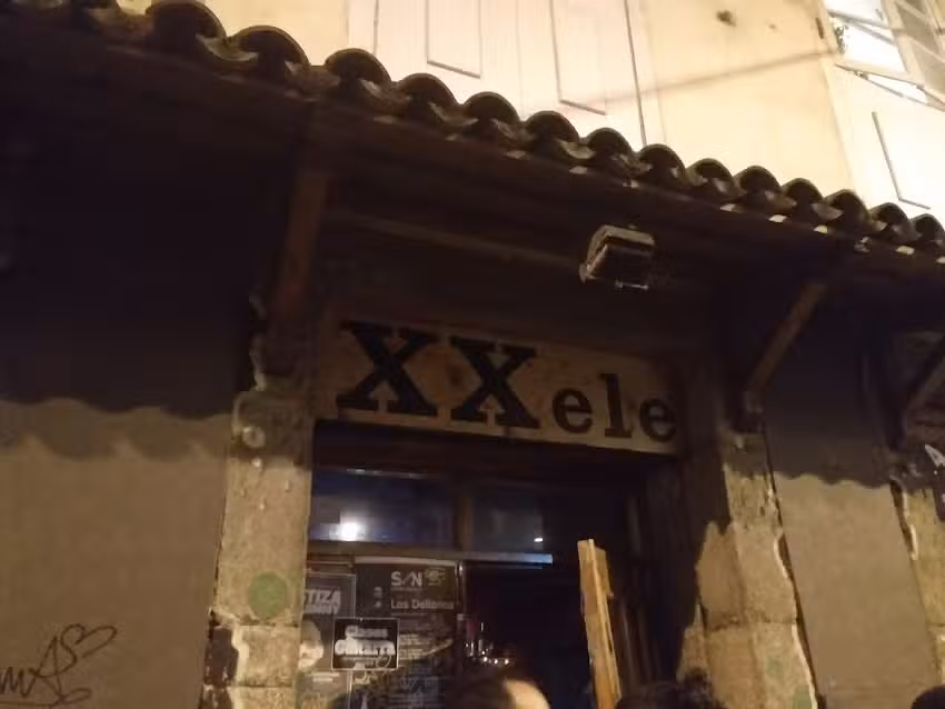 Caf&eacute; Bar XXele