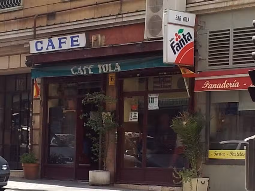 Caf&eacute; Bar Yola