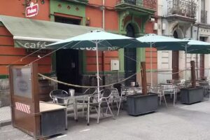 Caf&eacute; Circus Bar