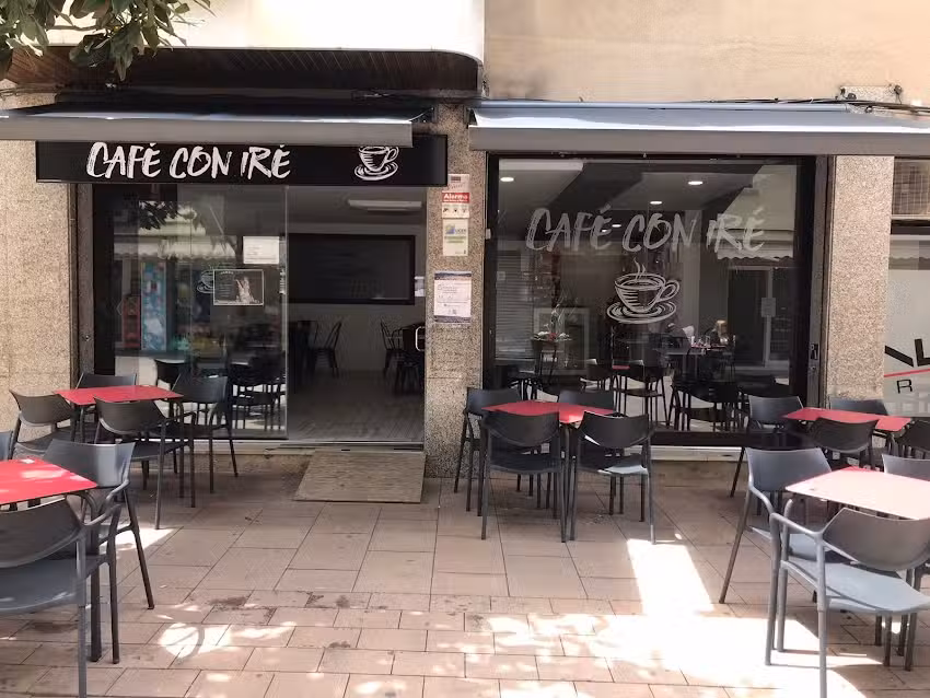 Caf&eacute; con ir&eacute;