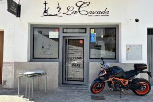 Café, Copas y Shishas La Cascada