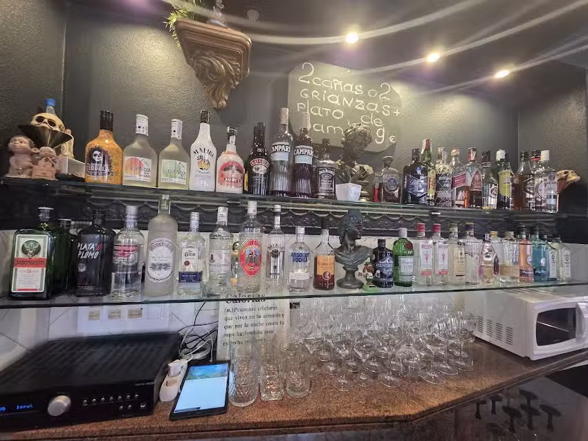 Caf&eacute; Corner