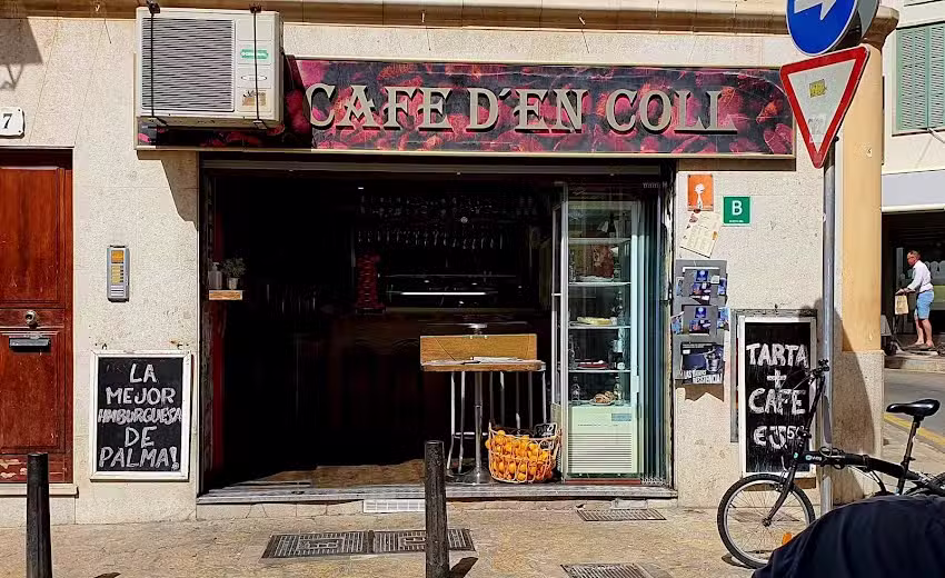 Caf&eacute; D&rsquo;En Coll