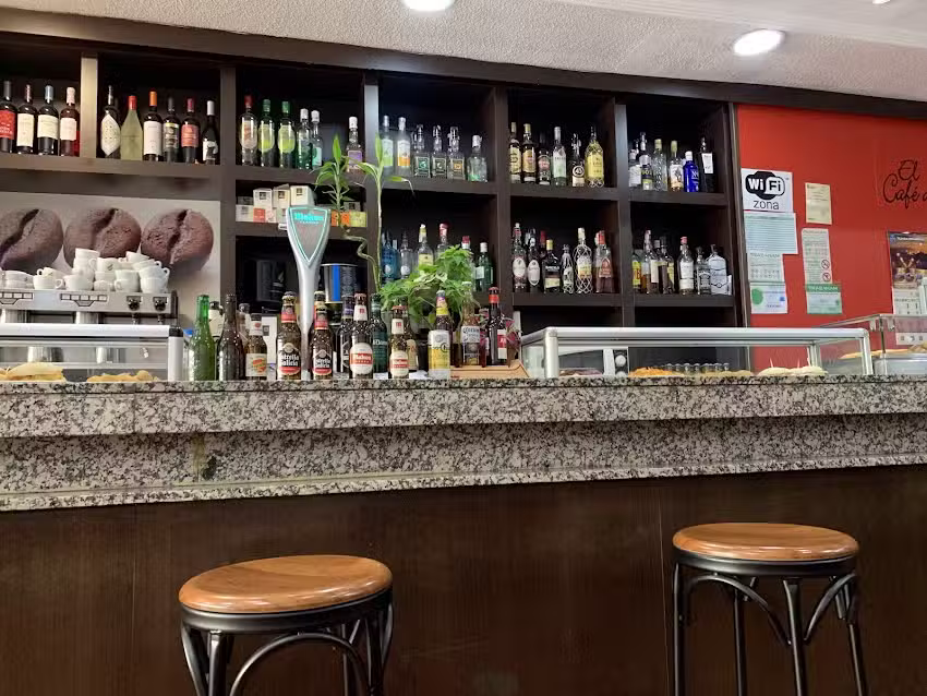 Caf&eacute; de Lola