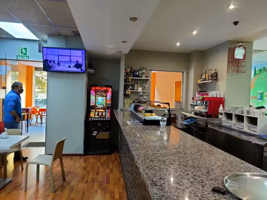 Caf&eacute; del Canal
