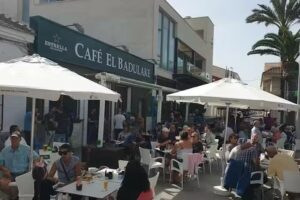 CAF&Eacute; EL BADULAKE.