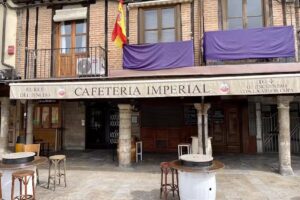 Caf&eacute; Imperial. Taper&iacute;a y copas