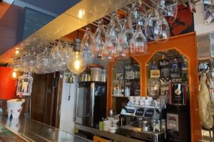 Caf&eacute; &ndash; Kebab Pino Rojo