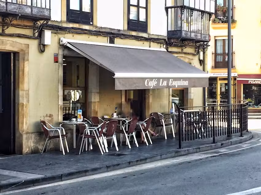 Caf&eacute; La Esquina