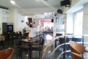 Caf&eacute; La Fuente.