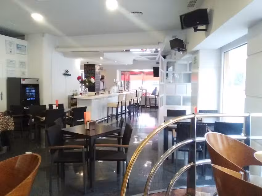 Caf&eacute; La Fuente.