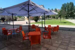 Caf&eacute; las cuatro y diez