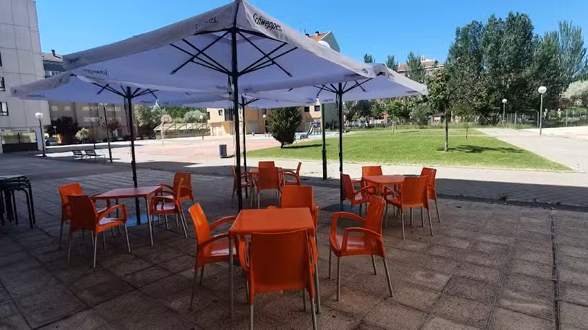 Caf&eacute; las cuatro y diez