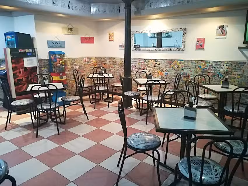 Caf&eacute; Las Olas Bar