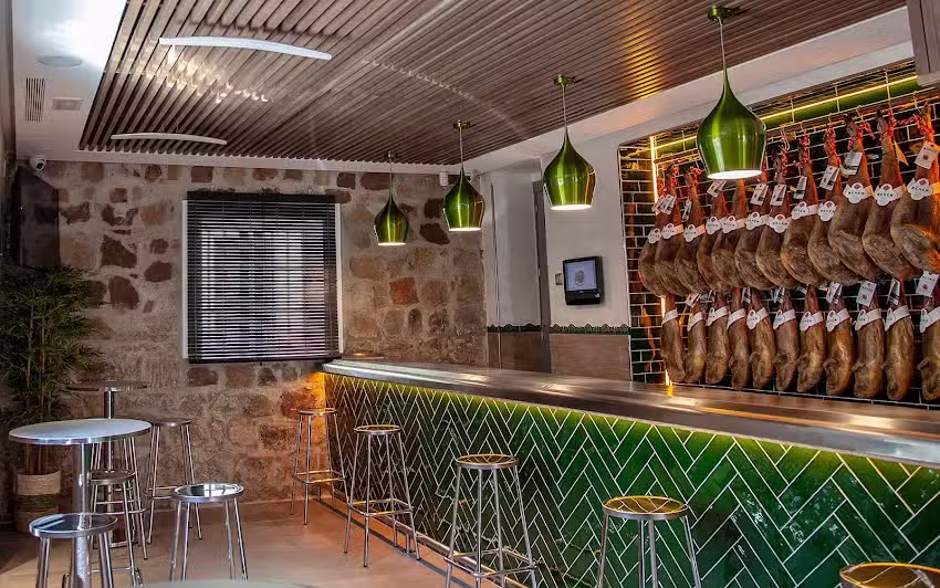 Caf&eacute; Ma&ntilde;as Bar Los Jamones