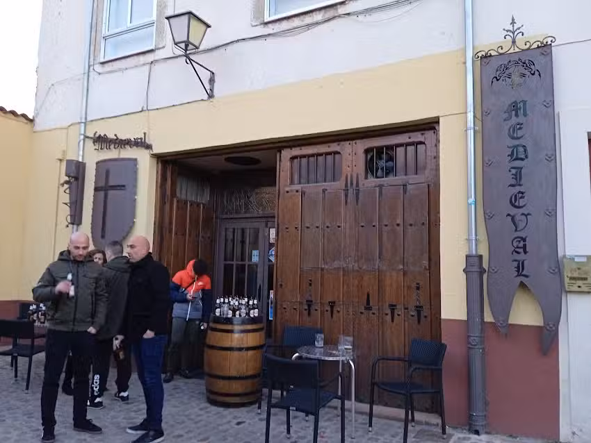 Caf&eacute; Medieval