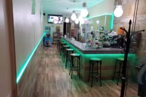 Caf&eacute; OASIS Bar