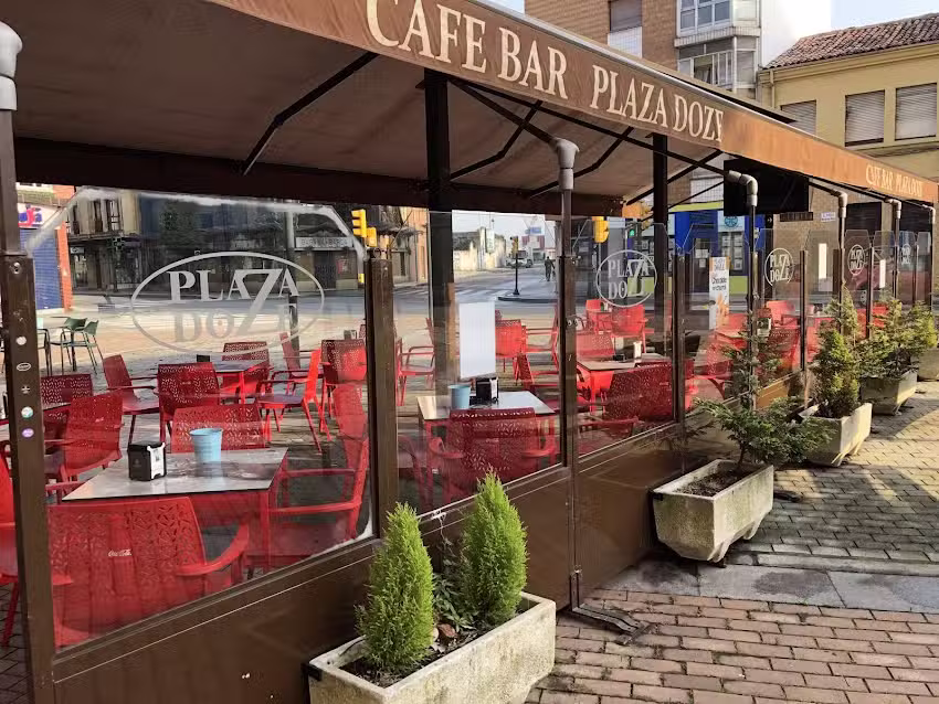 Caf&eacute; Plaza Doze