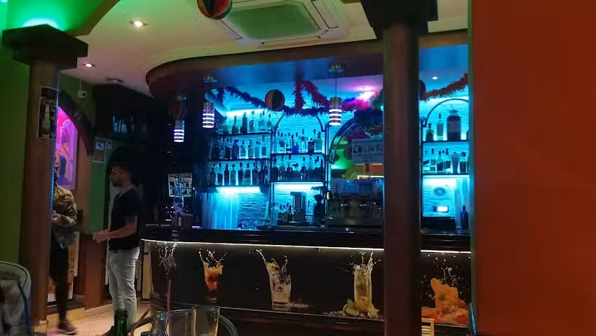 Caf&eacute;-pub Comic