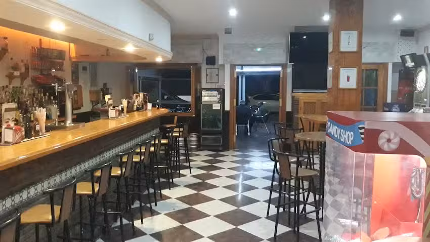 Caf&eacute; Pub La Tinaha