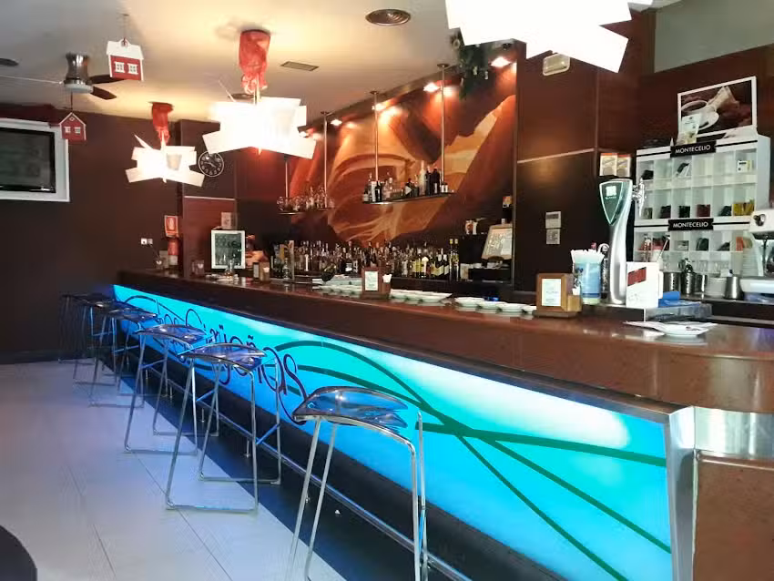 Caf&eacute; Pub Las Cig&uuml;e&ntilde;as