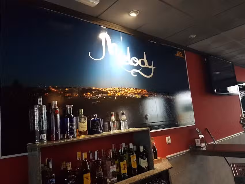 Caf&eacute; Pub melody