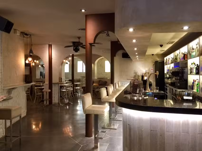 Caf&eacute;-Pub Pasarena