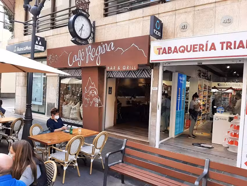 Caf&eacute; Regina Triana