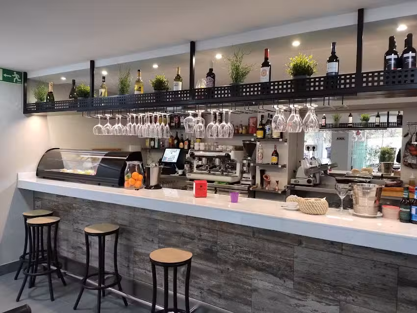 Caf&egrave;-Restaurant Reencuentro