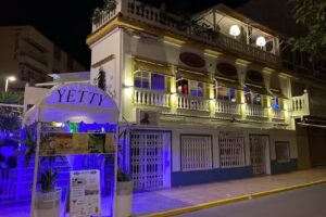 Caf&eacute; Yetty Bar