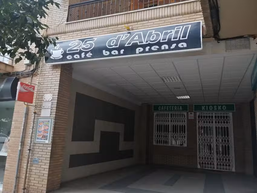 Cafeter&iacute;a 25 d&rsquo;Abril Pu&ccedil;ol