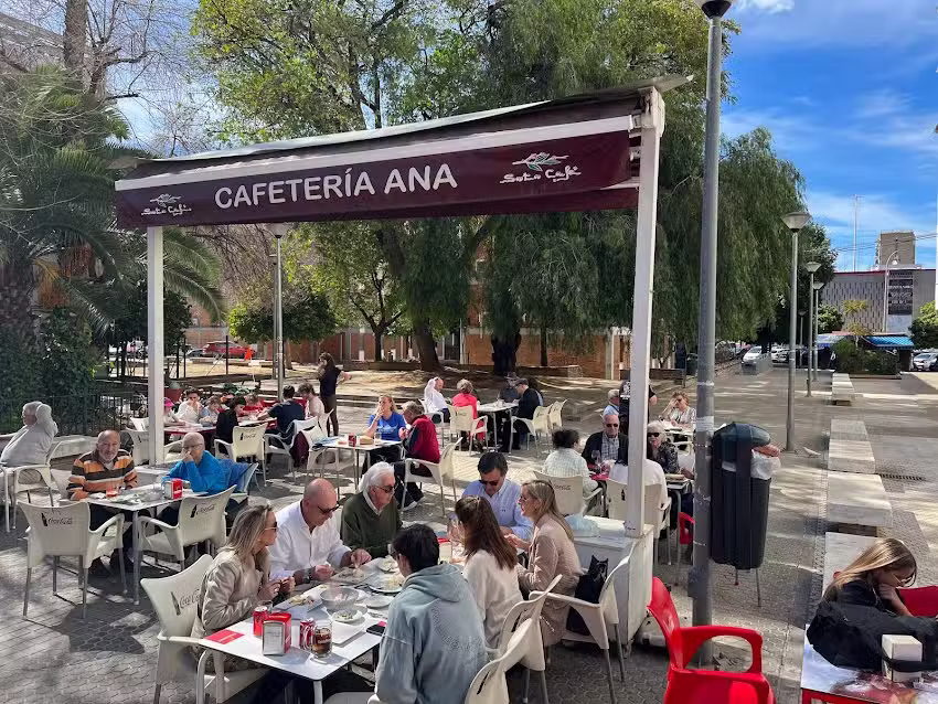 Cafeter&iacute;a Ana