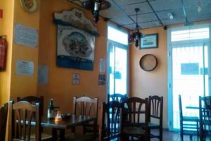 Cafeter&iacute;a-Bar &Aacute;vila