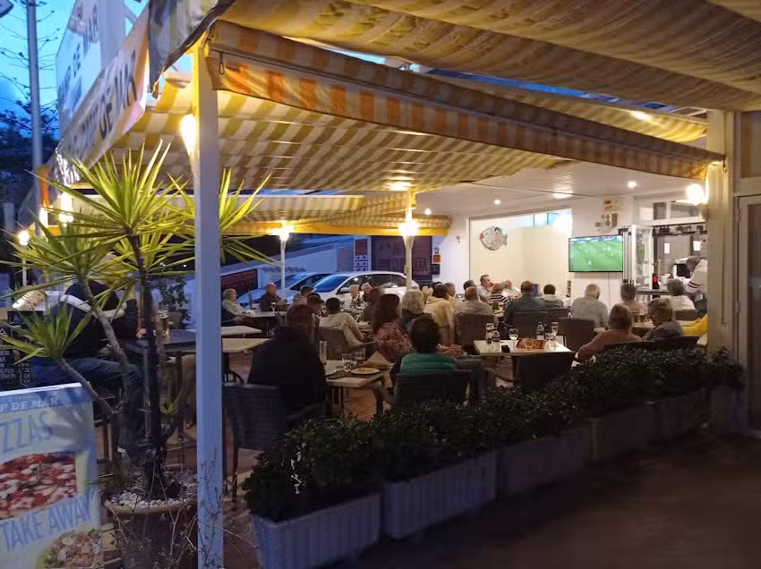 Cafeter&iacute;a Bar Camp de Mar