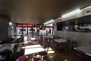 Cafeteria-Bar Dickens