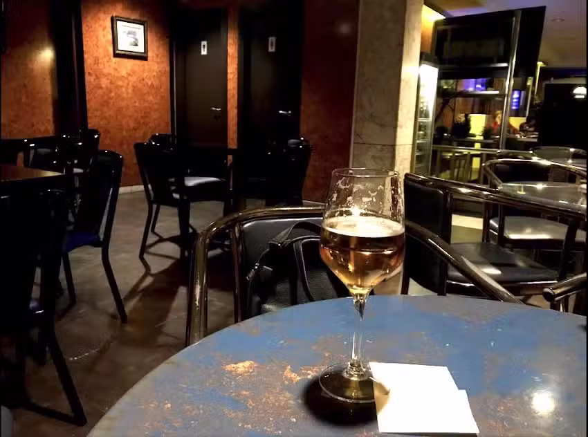 Cafeter&iacute;a Bar Esla