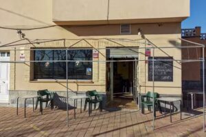 Cafeter&iacute;a bar estaci&oacute;n