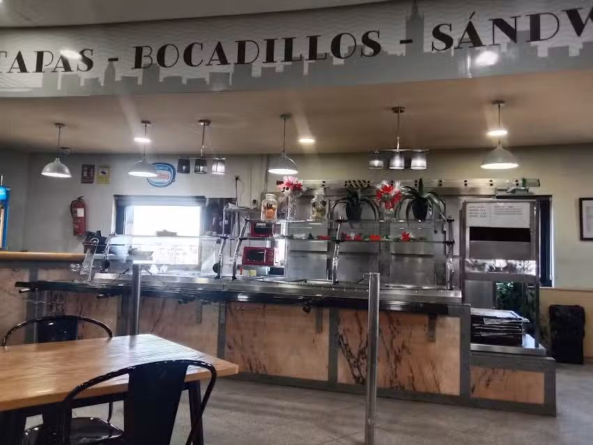 Cafeter&iacute;a-Bar Estaci&oacute;n Plaza de Armas