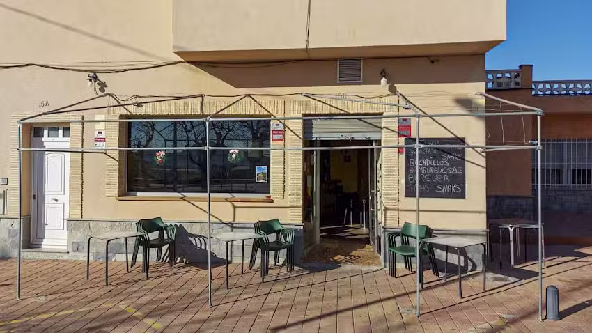 Cafeter&iacute;a bar estaci&oacute;n