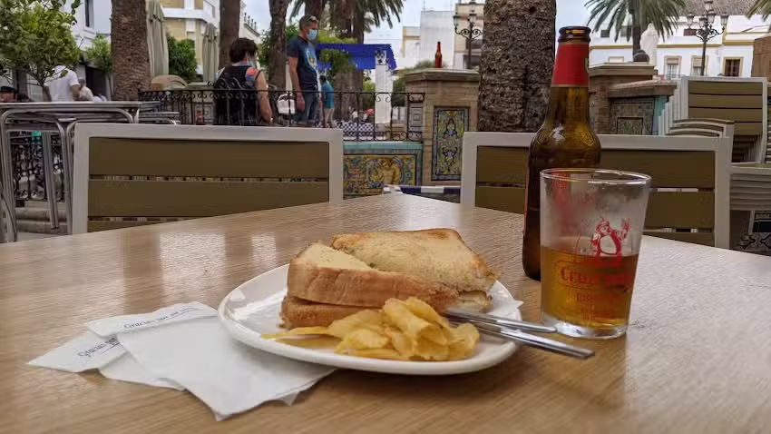 Cafeter&iacute;a Bar la Lola