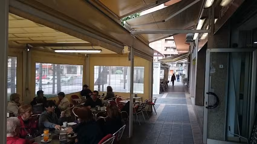Cafeteria-Bar La Pla&ccedil;a