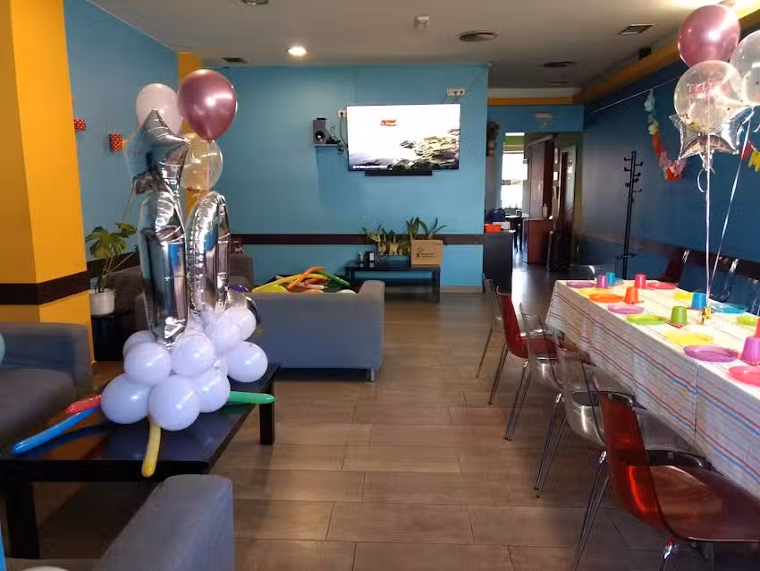 Cafeter&iacute;a &ndash; Bar P&uacute;kara