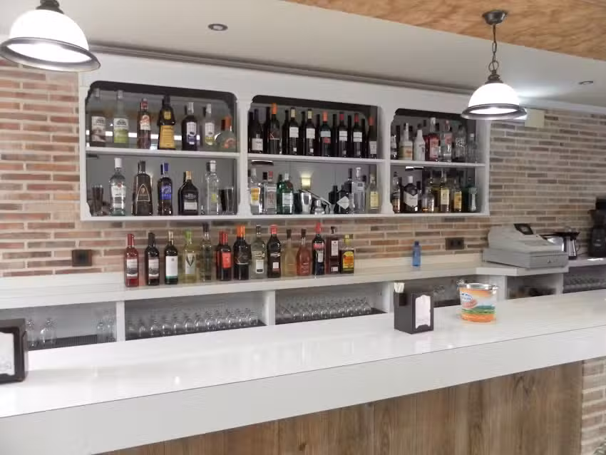 Cafeter&iacute;a &ndash; Bar Rosi