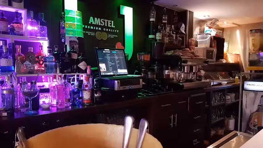 Cafeter&iacute;a Bar TJ