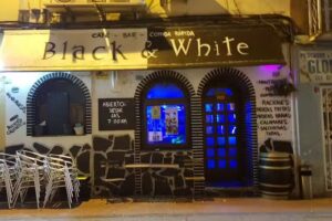 Cafeter&iacute;a Black and White