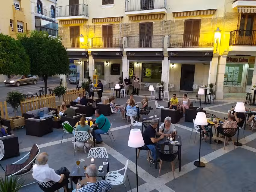 Cafeter&iacute;a Bohemios Plaza