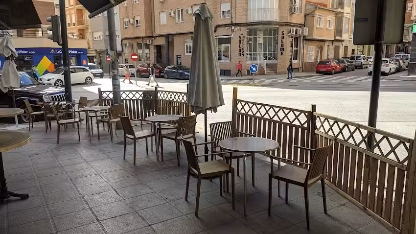 Cafeter&iacute;a Cervecer&iacute;a Almirante Nelson