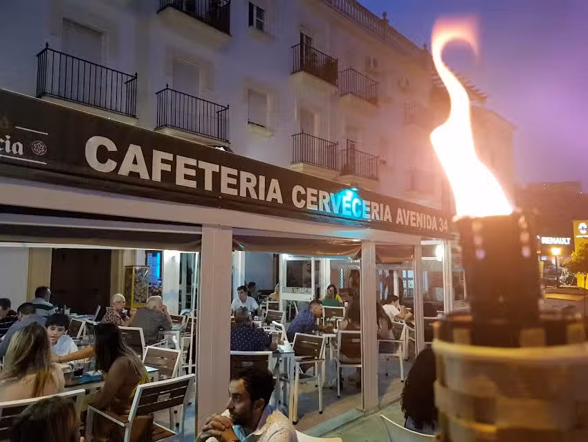 Cafeter&iacute;a Cervecer&iacute;a AVENIDA34